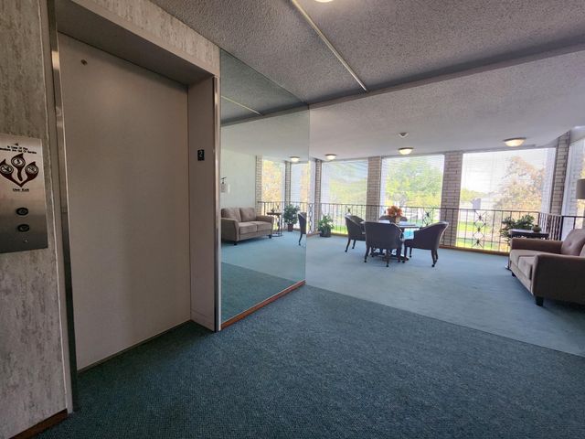 2720 Dale Street N C208, Roseville, MN 55113