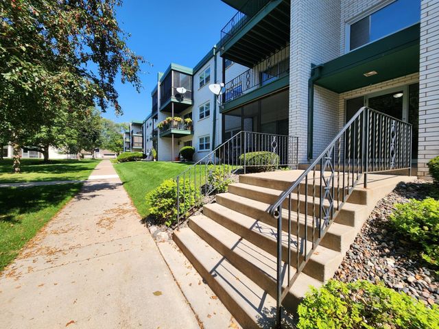 2720 Dale Street N C208, Roseville, MN 55113