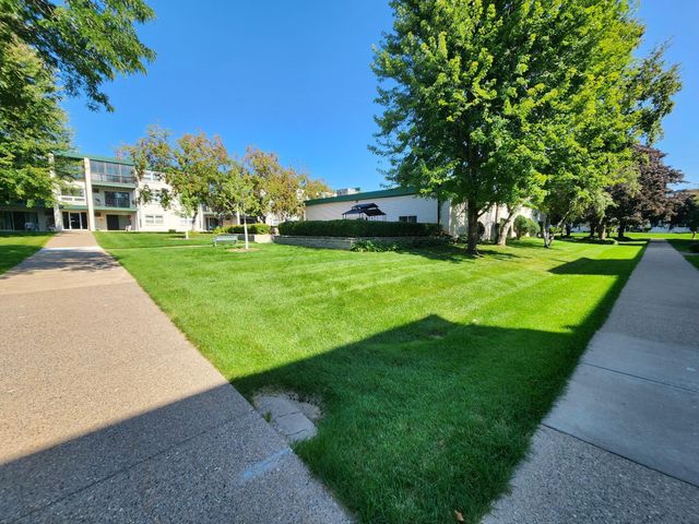 2720 Dale Street N C208, Roseville, MN 55113