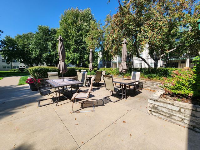 2720 Dale Street N C208, Roseville, MN 55113