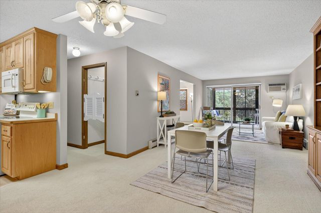 2720 Dale Street N C208, Roseville, MN 55113