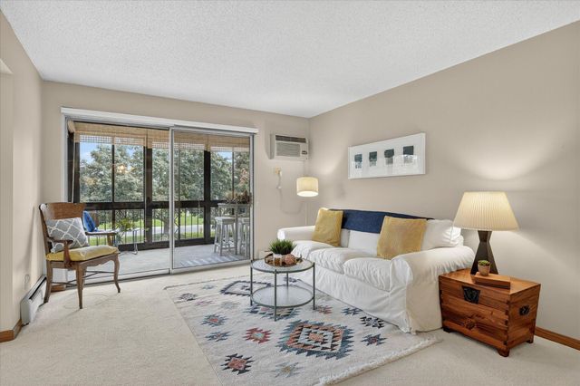 2720 Dale Street N C208, Roseville, MN 55113