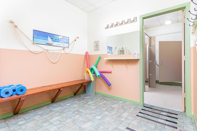 2720 Dale Street N C208, Roseville, MN 55113