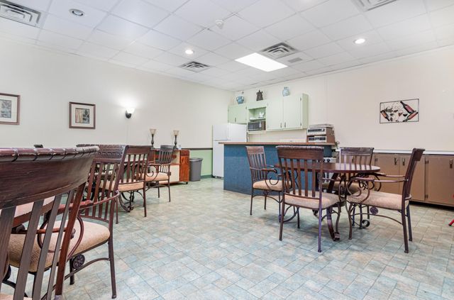 2720 Dale Street N C208, Roseville, MN 55113