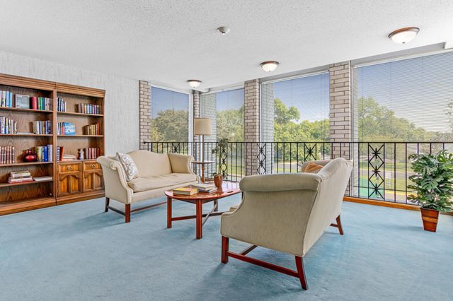 2720 Dale Street N C208, Roseville, MN 55113