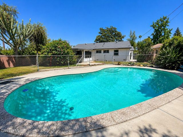 7509 Sunnybrae Avenue, Winnetka, CA 91306