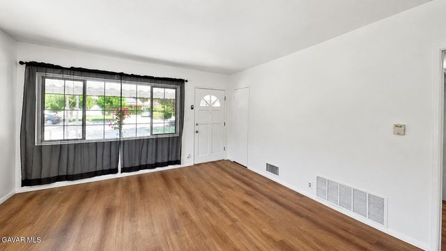 7509 Sunnybrae Avenue, Winnetka, CA 91306