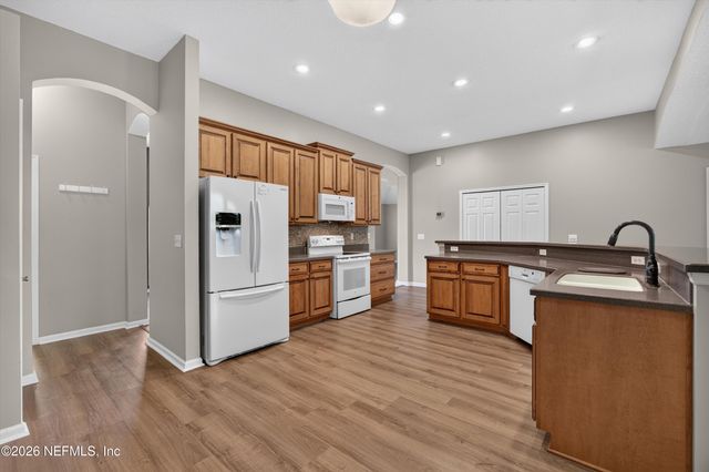 1955 GUARDED Way, Fleming Island, FL 32003