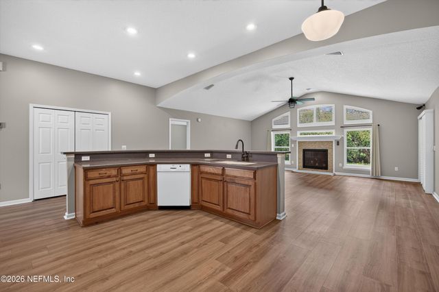 1955 GUARDED Way, Fleming Island, FL 32003