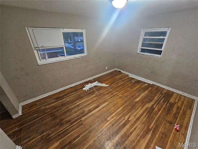 2443 Caverhill Drive, St Louis, MO 63136