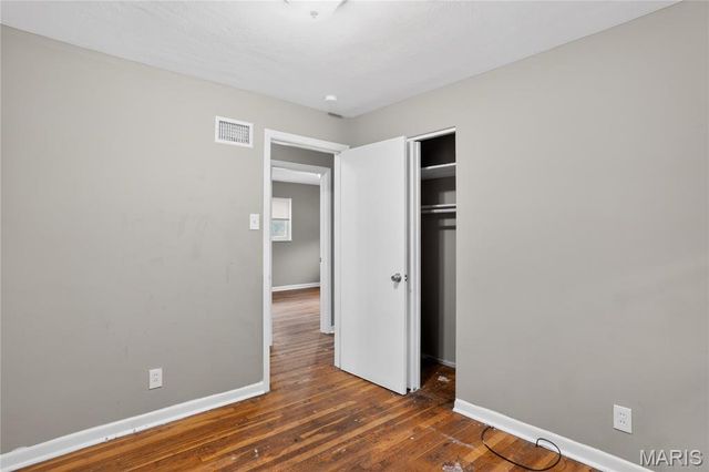 2443 Caverhill Drive, St Louis, MO 63136