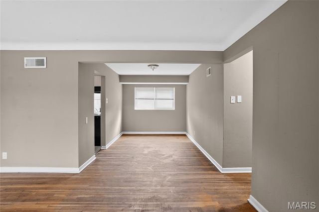 2443 Caverhill Drive, St Louis, MO 63136