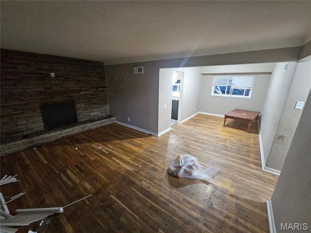 2443 Caverhill Drive, St Louis, MO 63136