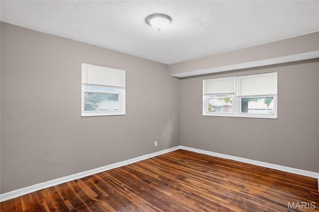 2443 Caverhill Drive, St Louis, MO 63136