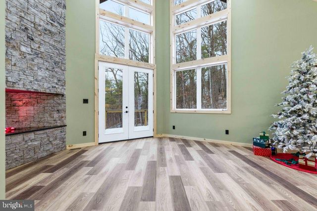 67 KNIGHT DR, Basye, VA 22810