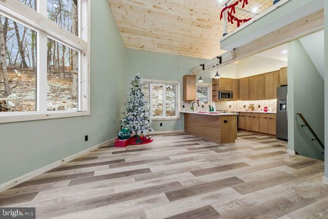 67 KNIGHT DR, Basye, VA 22810