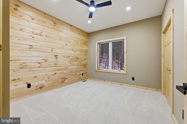 67 KNIGHT DR, Basye, VA 22810