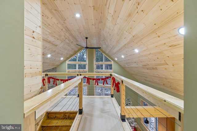 67 KNIGHT DR, Basye, VA 22810