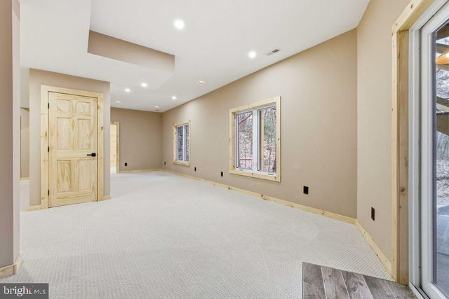 67 KNIGHT DR, Basye, VA 22810