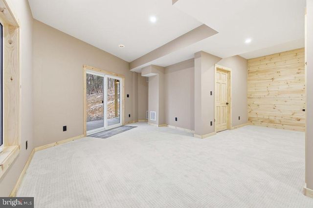 67 KNIGHT DR, Basye, VA 22810