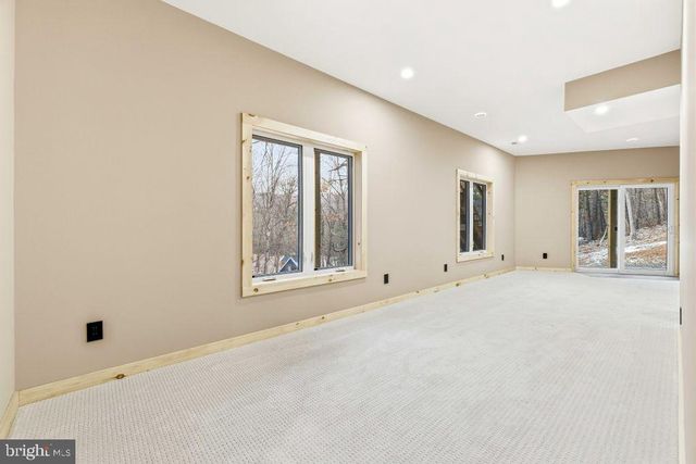 67 KNIGHT DR, Basye, VA 22810