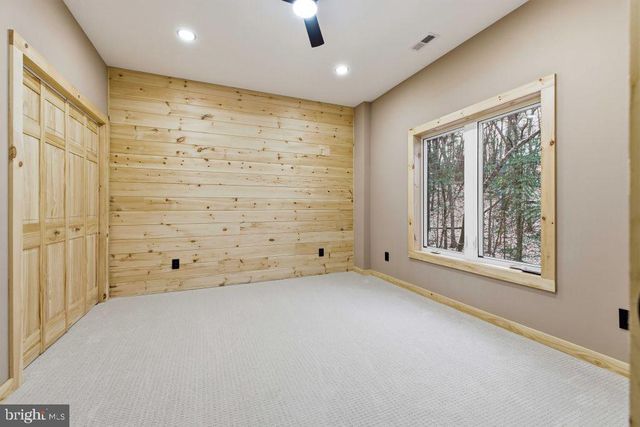 67 KNIGHT DR, Basye, VA 22810