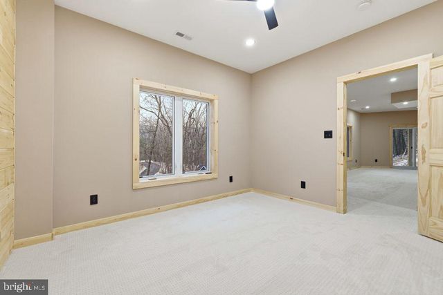 67 KNIGHT DR, Basye, VA 22810