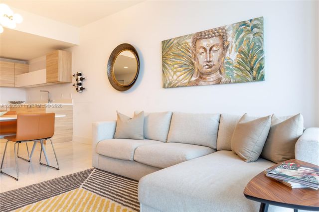 16385 Biscayne Boulevard 1805, North Miami Beach, FL 33160