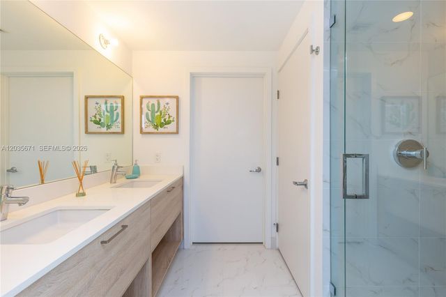 16385 Biscayne Boulevard 1805, North Miami Beach, FL 33160