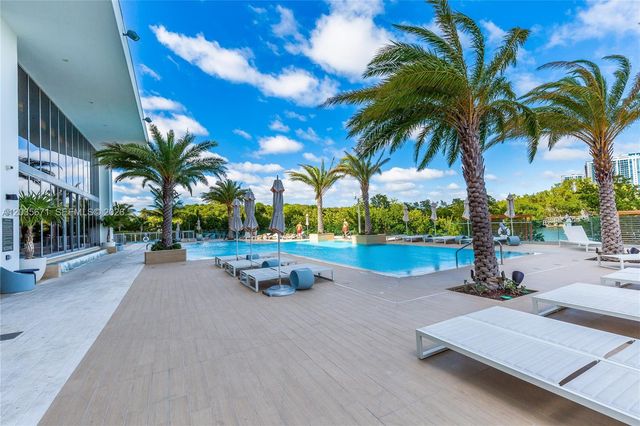 16385 Biscayne Boulevard 1805, North Miami Beach, FL 33160