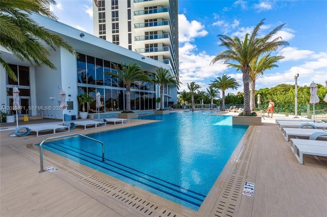 16385 Biscayne Boulevard 1805, North Miami Beach, FL 33160