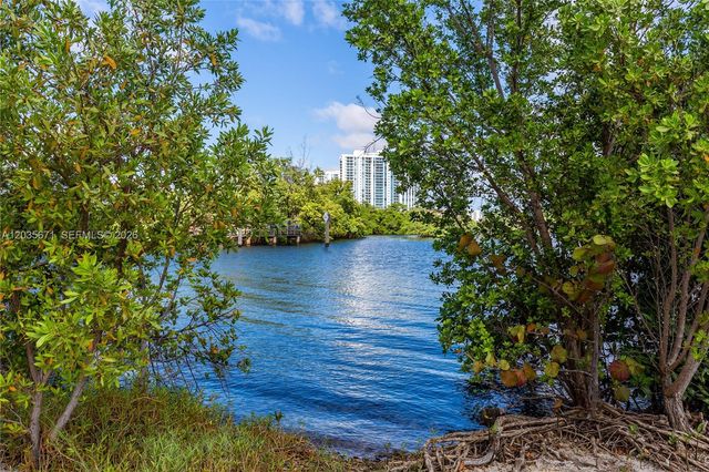 16385 Biscayne Boulevard 1805, North Miami Beach, FL 33160
