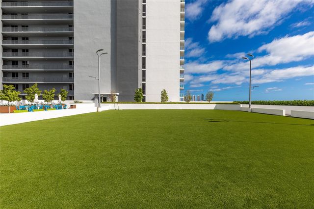 16385 Biscayne Boulevard 1805, North Miami Beach, FL 33160