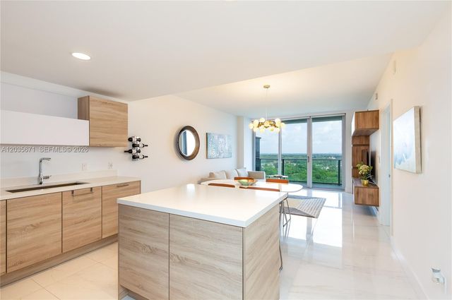 16385 Biscayne Boulevard 1805, North Miami Beach, FL 33160