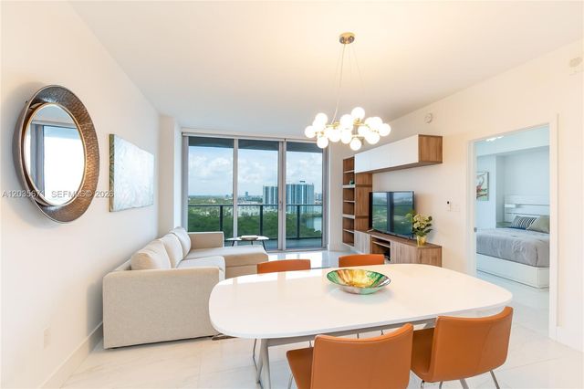 16385 Biscayne Boulevard 1805, North Miami Beach, FL 33160