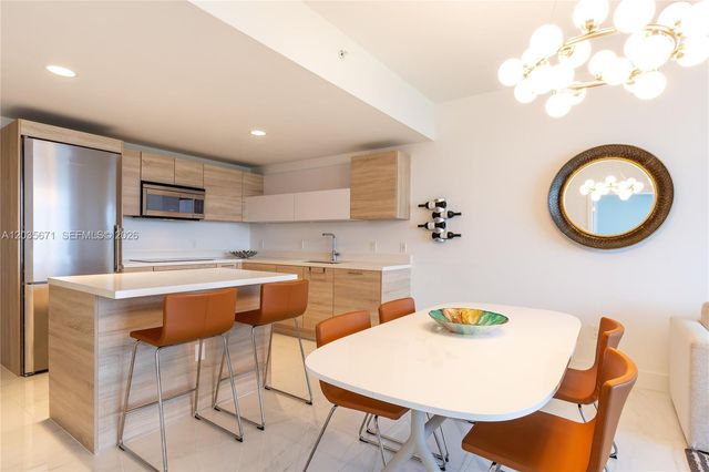 16385 Biscayne Boulevard 1805, North Miami Beach, FL 33160
