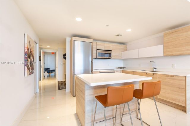 16385 Biscayne Boulevard 1805, North Miami Beach, FL 33160