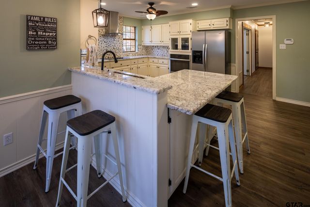 903 Woodland Hills Dr, Tyler, TX 75701