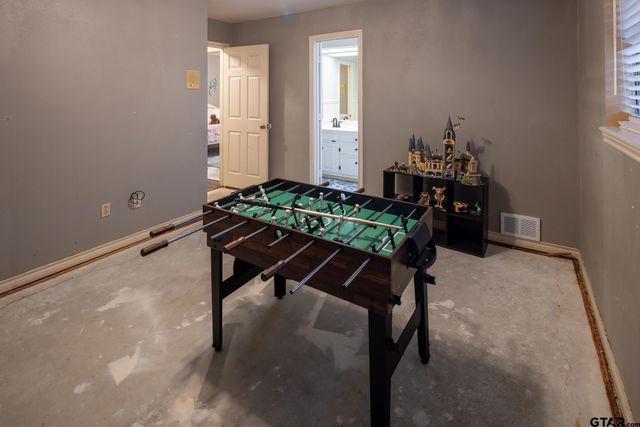 903 Woodland Hills Dr, Tyler, TX 75701