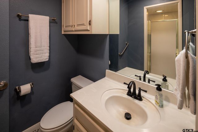 903 Woodland Hills Dr, Tyler, TX 75701