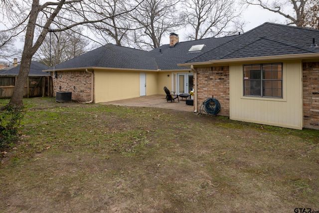 903 Woodland Hills Dr, Tyler, TX 75701