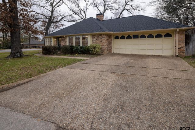 903 Woodland Hills Dr, Tyler, TX 75701