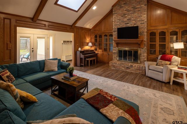 903 Woodland Hills Dr, Tyler, TX 75701