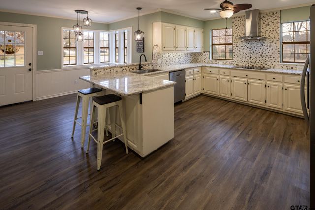 903 Woodland Hills Dr, Tyler, TX 75701