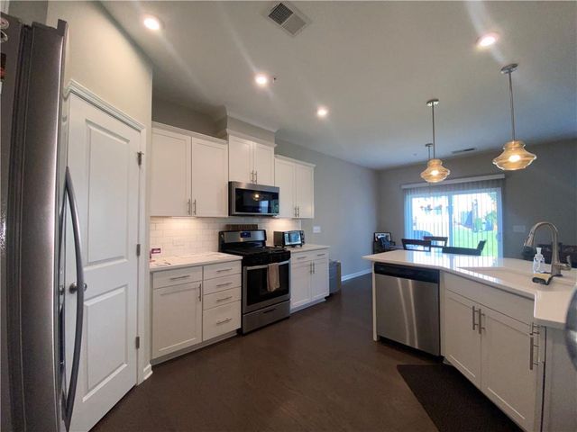 209 Ellis Lane, Woodstock, GA 30189