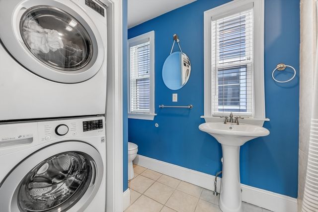 720 E 8th St 2, Boston, MA 02127