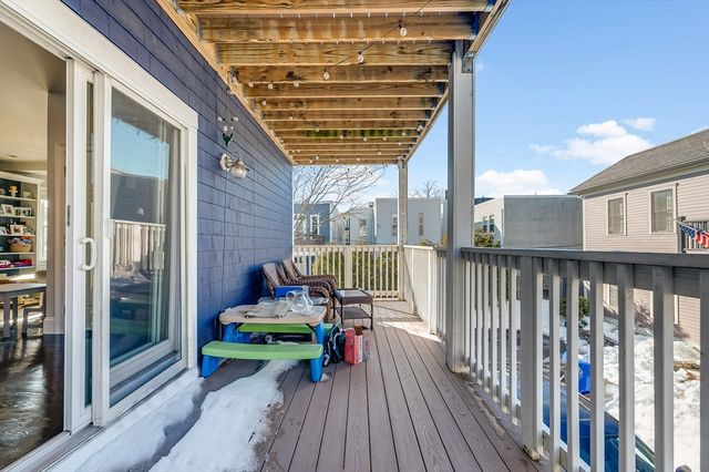 720 E 8th St 2, Boston, MA 02127