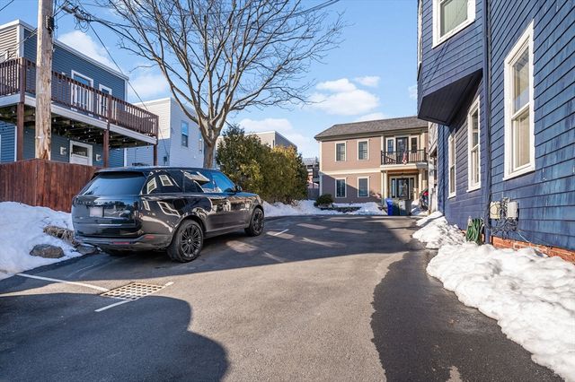 720 E 8th St 2, Boston, MA 02127