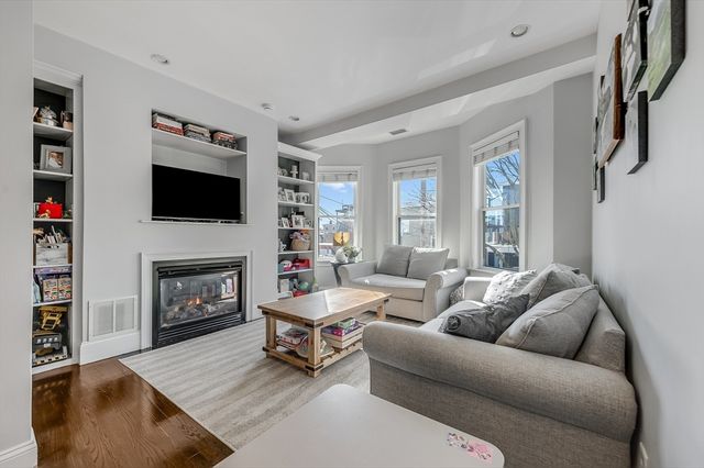 720 E 8th St 2, Boston, MA 02127