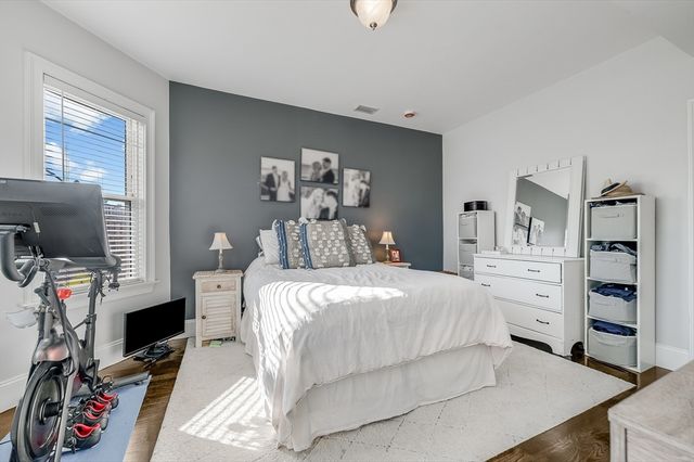 720 E 8th St 2, Boston, MA 02127